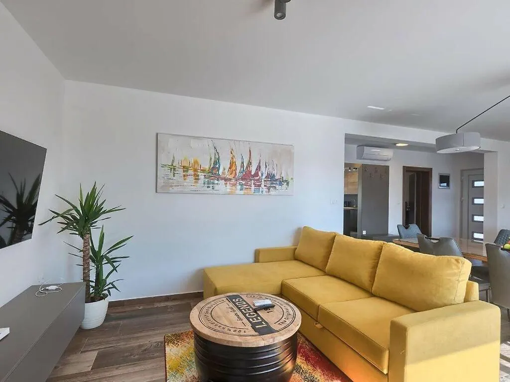 Villa Ani Comfortable Holiday Residence Sisan