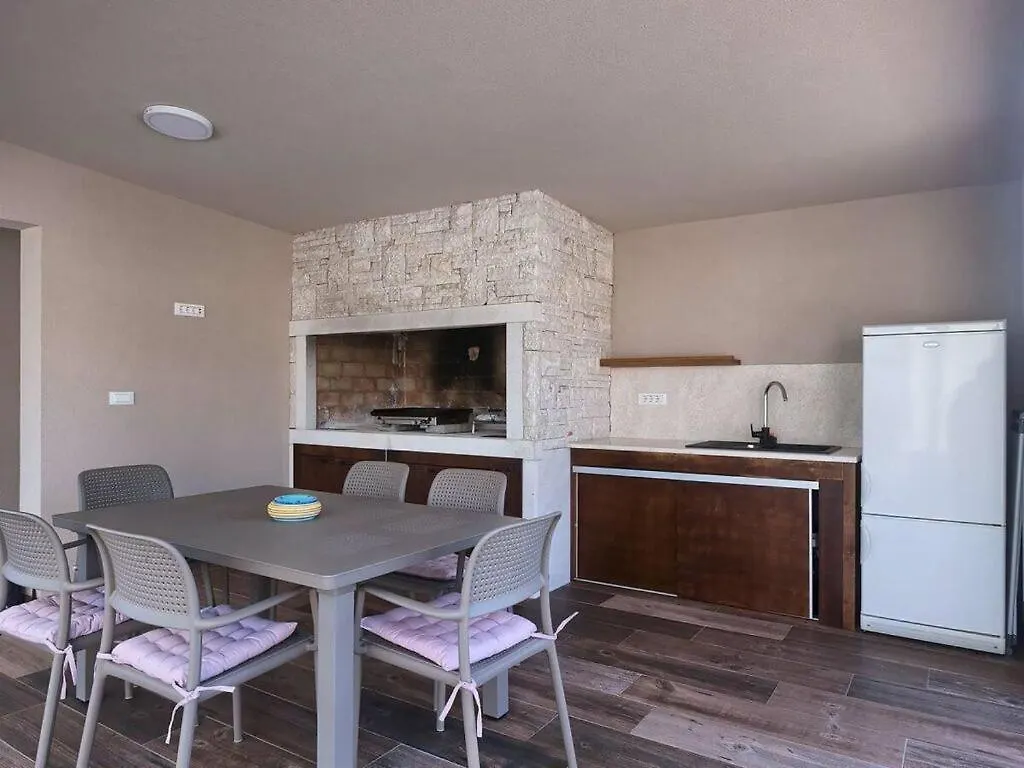 Villa Ani Comfortable Holiday Residence Sisan Croatia