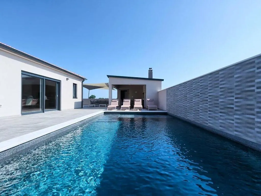 Villa Ani Comfortable Holiday Residence Sisan