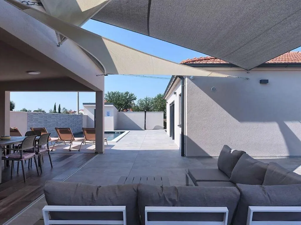 Villa Ani Comfortable Holiday Residence Sisan Croatia