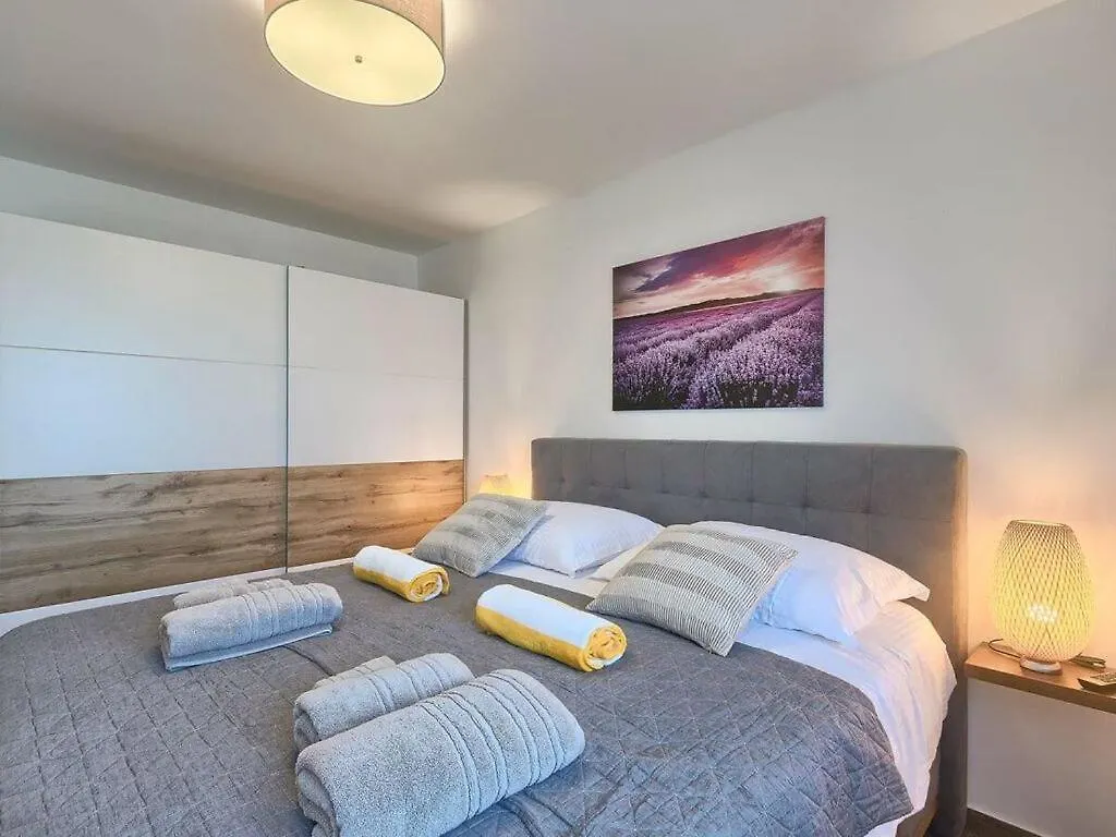 Villa Ani Comfortable Holiday Residence Sisan Croatia