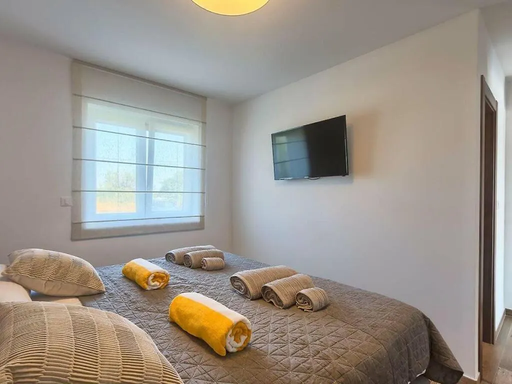Villa Ani Comfortable Holiday Residence Sisan