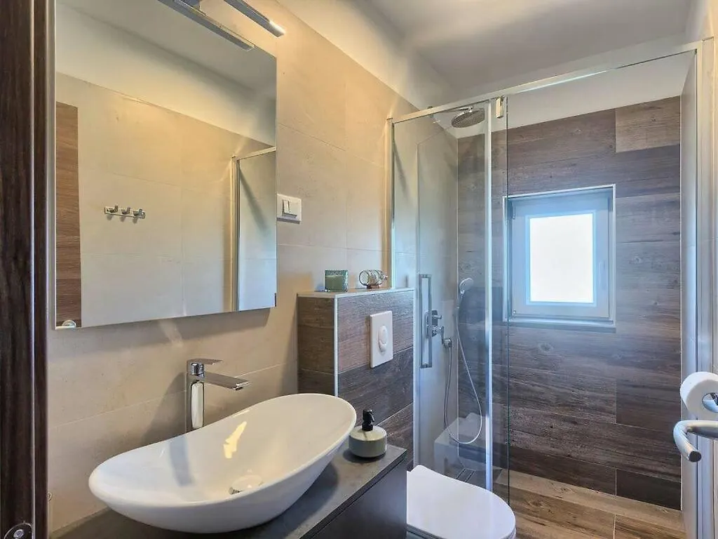 Villa Ani Comfortable Holiday Residence Sisan