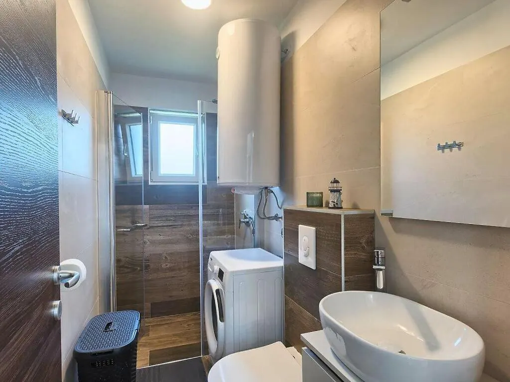 Villa Ani Comfortable Holiday Residence Sisan